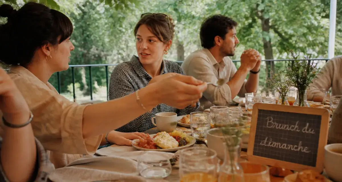 Restaurant le jardin Nantes Orvault : brunch du dimanche sur terrasse, près du tramway