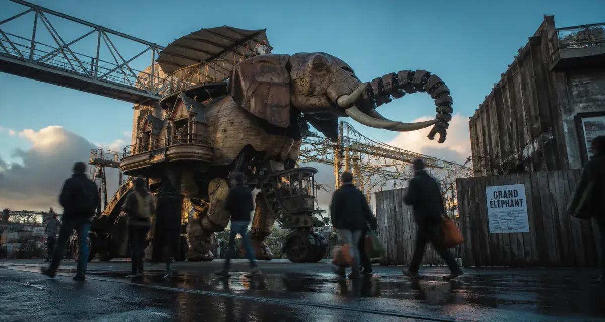 Éléphant nantes aux Machines de l’île : Grand Éléphant sur l’esplanade