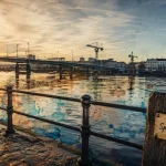 Nantes spot : bord de Loire à Nantes, eau et pont au coucher du soleil