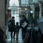 Pluie Nantes au Passage Pommeraye couvert, parapluie noir
