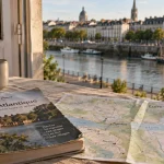 Week end nantes sud : carte de la Loire sur une table, rive sud